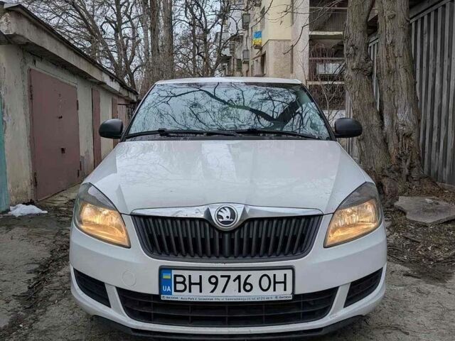 Білий Шкода Фабія, об'ємом двигуна 1.6 л та пробігом 215 тис. км за 5400 $, фото 1 на Automoto.ua