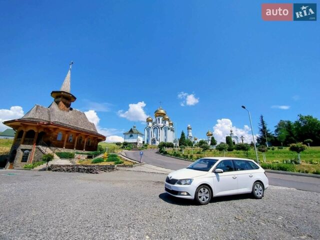 Белый Шкода Фабия, объемом двигателя 1.4 л и пробегом 216 тыс. км за 8000 $, фото 1 на Automoto.ua