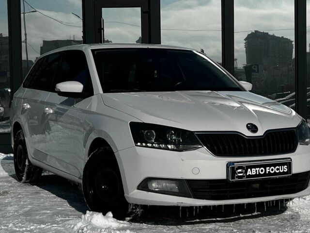 Белый Шкода Фабия, объемом двигателя 0 л и пробегом 276 тыс. км за 7990 $, фото 1 на Automoto.ua