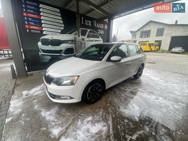 Белый Шкода Фабия, объемом двигателя 1.4 л и пробегом 280 тыс. км за 7500 $, фото 1 на Automoto.ua