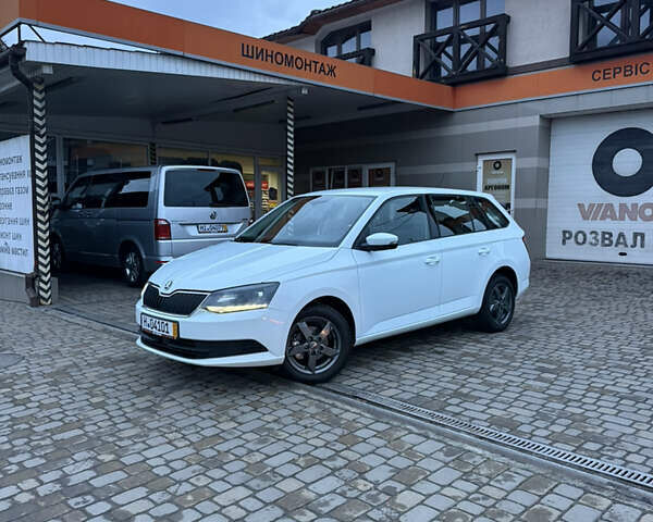 Білий Шкода Фабія, об'ємом двигуна 1.4 л та пробігом 176 тис. км за 8300 $, фото 1 на Automoto.ua