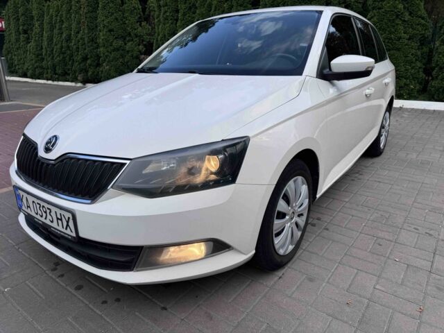Білий Шкода Фабія, об'ємом двигуна 1.4 л та пробігом 277 тис. км за 5718 $, фото 1 на Automoto.ua
