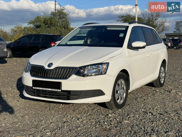 Белый Шкода Фабия, объемом двигателя 1.42 л и пробегом 260 тыс. км за 7100 $, фото 1 на Automoto.ua