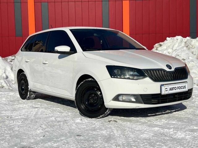 Белый Шкода Фабия, объемом двигателя 0 л и пробегом 276 тыс. км за 7590 $, фото 1 на Automoto.ua