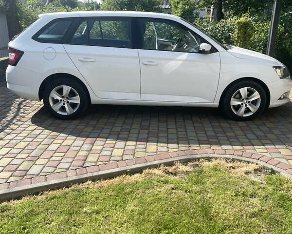 Білий Шкода Фабія, об'ємом двигуна 1.42 л та пробігом 178 тис. км за 7100 $, фото 1 на Automoto.ua