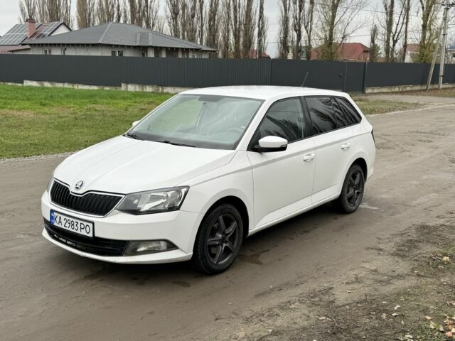 Белый Шкода Фабия, объемом двигателя 1.2 л и пробегом 230 тыс. км за 6500 $, фото 1 на Automoto.ua