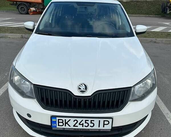 Белый Шкода Фабия, объемом двигателя 1.4 л и пробегом 224 тыс. км за 6950 $, фото 1 на Automoto.ua