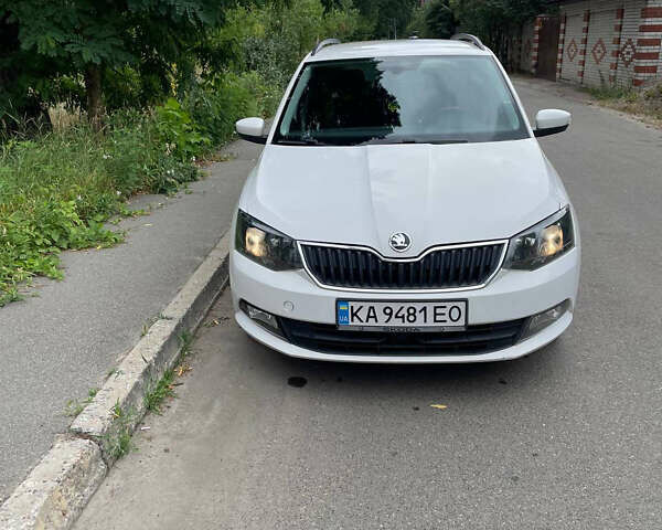 Білий Шкода Фабія, об'ємом двигуна 1.4 л та пробігом 210 тис. км за 8200 $, фото 1 на Automoto.ua