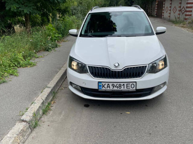 Білий Шкода Фабія, об'ємом двигуна 1.4 л та пробігом 210 тис. км за 7700 $, фото 1 на Automoto.ua