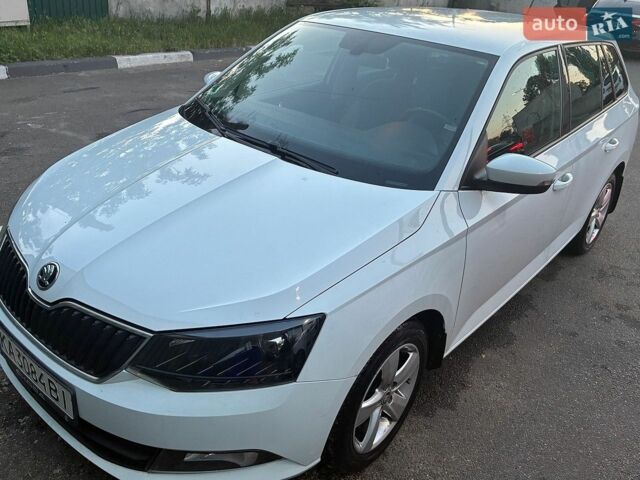 Белый Шкода Фабия, объемом двигателя 1.42 л и пробегом 224 тыс. км за 8500 $, фото 1 на Automoto.ua