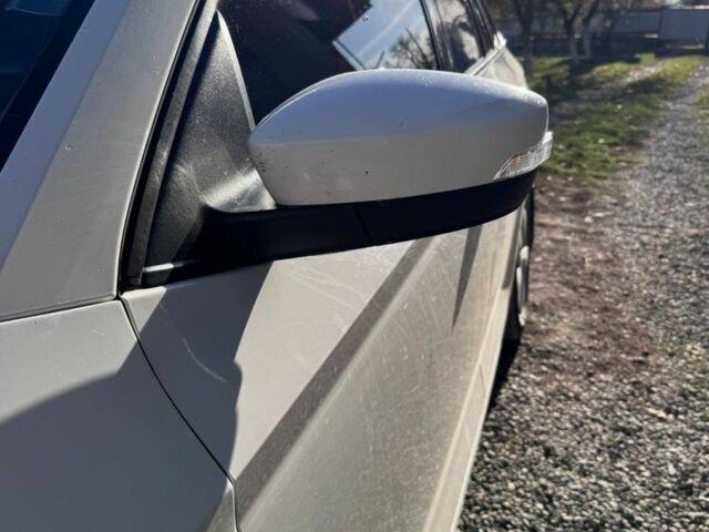 Белый Шкода Фабия, объемом двигателя 1.2 л и пробегом 273 тыс. км за 6350 $, фото 1 на Automoto.ua