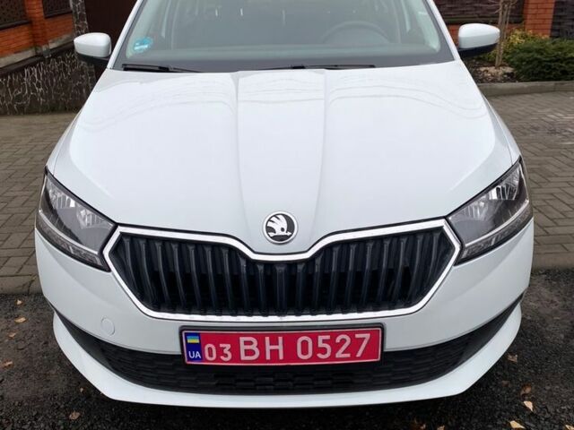 Белый Шкода Фабия, объемом двигателя 1 л и пробегом 101 тыс. км за 10300 $, фото 1 на Automoto.ua