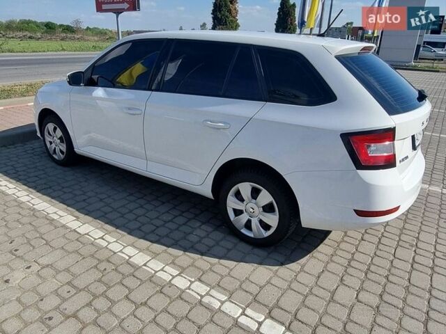 Белый Шкода Фабия, объемом двигателя 1 л и пробегом 189 тыс. км за 8400 $, фото 1 на Automoto.ua