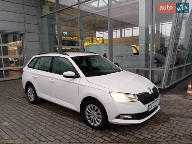 Білий Шкода Фабія, об'ємом двигуна 1 л та пробігом 64 тис. км за 11300 $, фото 1 на Automoto.ua