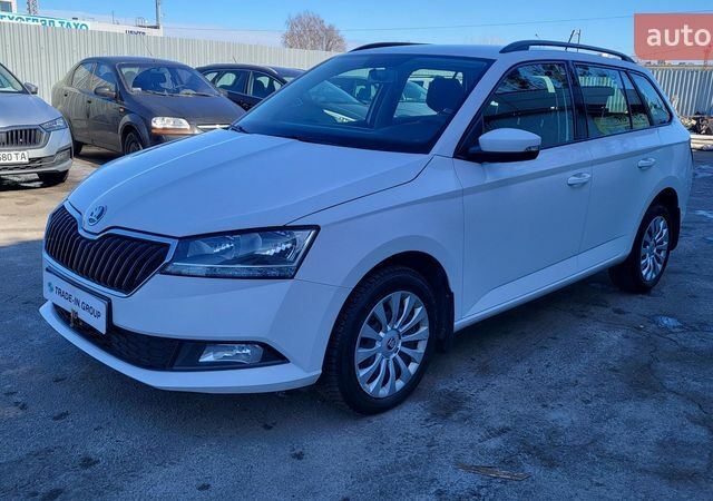 Білий Шкода Фабія, об'ємом двигуна 1 л та пробігом 57 тис. км за 10500 $, фото 1 на Automoto.ua