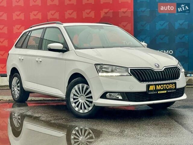 Белый Шкода Фабия, объемом двигателя 1 л и пробегом 65 тыс. км за 12500 $, фото 1 на Automoto.ua