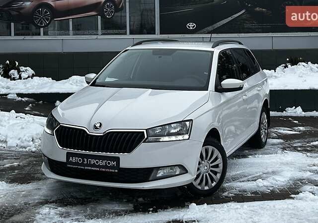 Білий Шкода Фабія, об'ємом двигуна 1 л та пробігом 80 тис. км за 10899 $, фото 1 на Automoto.ua