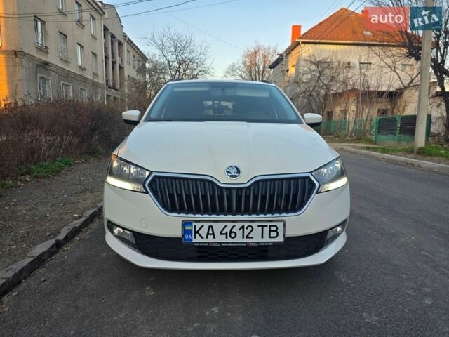 Белый Шкода Фабия, объемом двигателя 1 л и пробегом 107 тыс. км за 10300 $, фото 1 на Automoto.ua