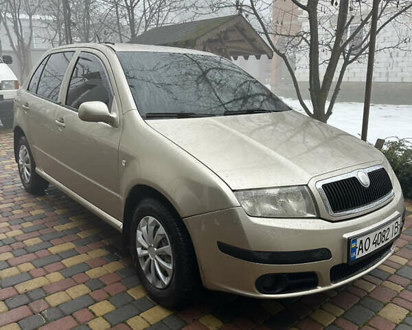 Бежевий Шкода Фабія, об'ємом двигуна 1.39 л та пробігом 205 тис. км за 2700 $, фото 1 на Automoto.ua
