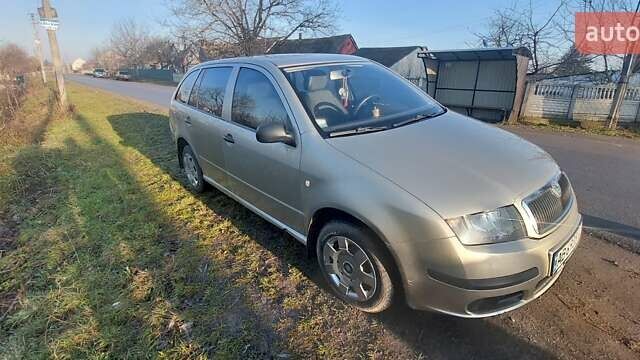 Бежевый Шкода Фабия, объемом двигателя 1.2 л и пробегом 197 тыс. км за 3900 $, фото 1 на Automoto.ua