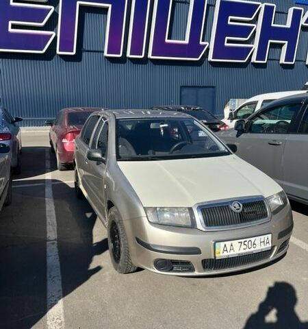 Бежевый Шкода Фабия, объемом двигателя 1.2 л и пробегом 299 тыс. км за 3000 $, фото 1 на Automoto.ua