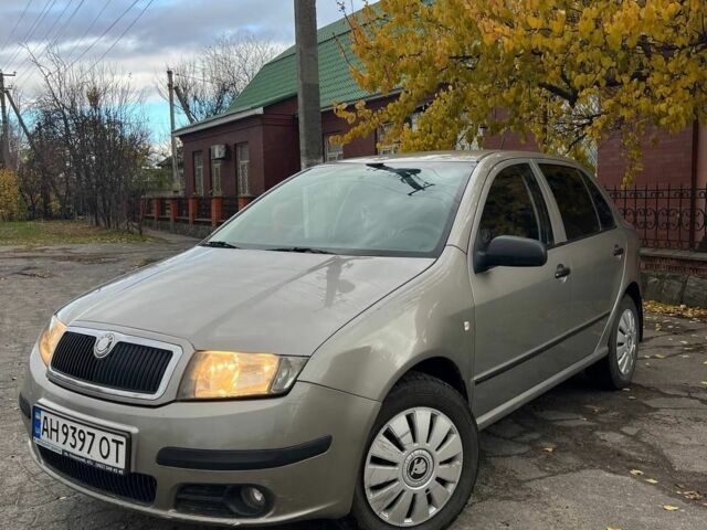 Бежевый Шкода Фабия, объемом двигателя 1.2 л и пробегом 140 тыс. км за 3300 $, фото 1 на Automoto.ua