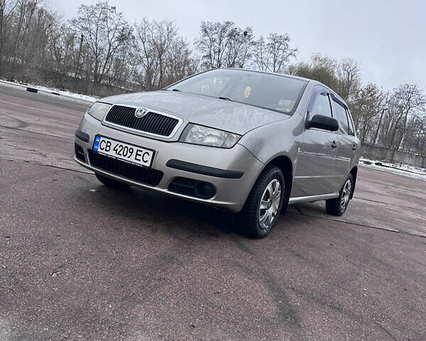 Бежевий Шкода Фабія, об'ємом двигуна 1.2 л та пробігом 180 тис. км за 3800 $, фото 1 на Automoto.ua