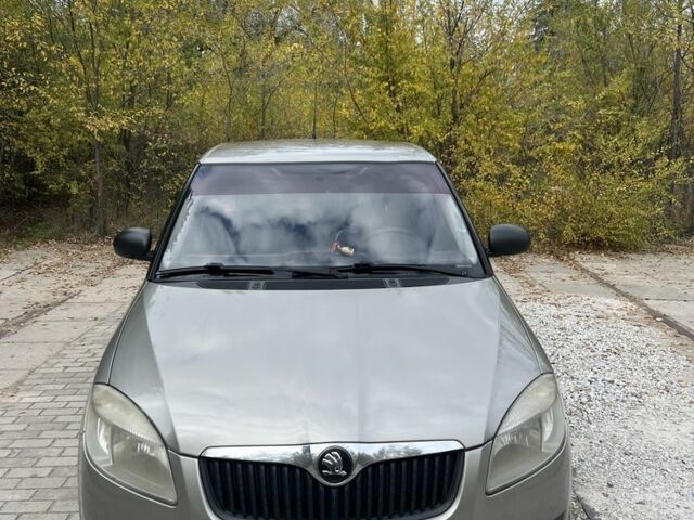 Бежевый Шкода Фабия, объемом двигателя 1.2 л и пробегом 185 тыс. км за 4950 $, фото 1 на Automoto.ua