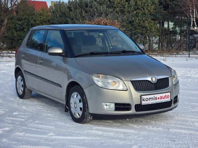 Бежевий Шкода Фабія, об'ємом двигуна 1.6 л та пробігом 165 тис. км за 6499 $, фото 1 на Automoto.ua