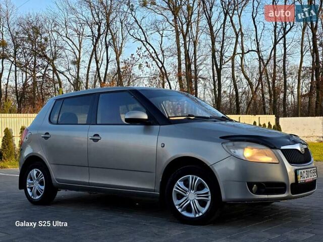 Бежевый Шкода Фабия, объемом двигателя 1.39 л и пробегом 240 тыс. км за 3850 $, фото 1 на Automoto.ua