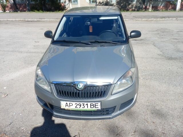 Бежевый Шкода Фабия, объемом двигателя 1.2 л и пробегом 205 тыс. км за 4000 $, фото 1 на Automoto.ua