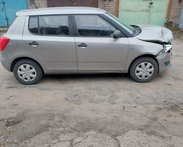 Бежевий Шкода Фабія, об'ємом двигуна 1.2 л та пробігом 272 тис. км за 2500 $, фото 1 на Automoto.ua