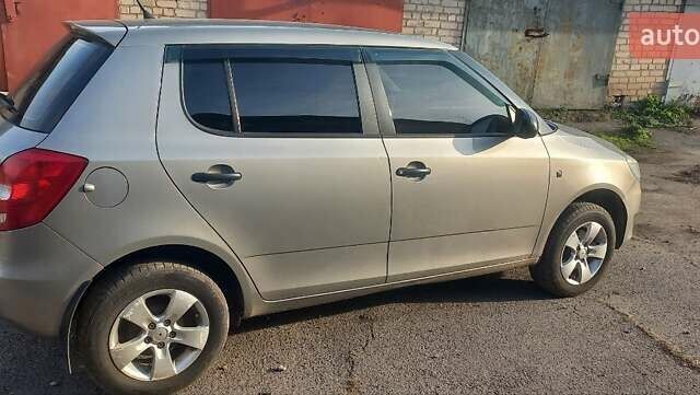 Бежевий Шкода Фабія, об'ємом двигуна 1.2 л та пробігом 211 тис. км за 4800 $, фото 1 на Automoto.ua
