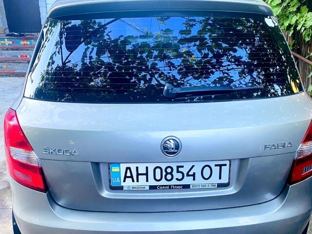 Бежевый Шкода Фабия, объемом двигателя 1.4 л и пробегом 155 тыс. км за 6200 $, фото 1 на Automoto.ua