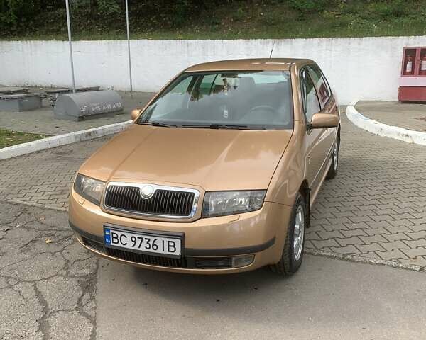 Бежевий Шкода Фабія, об'ємом двигуна 1.39 л та пробігом 242 тис. км за 2950 $, фото 1 на Automoto.ua