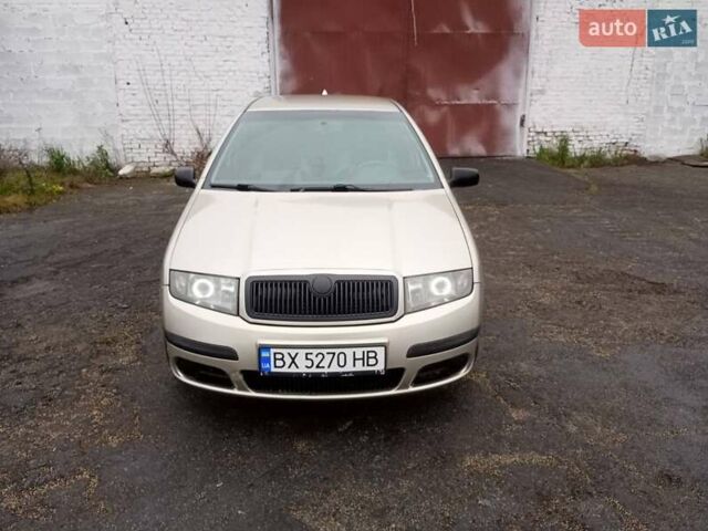 Бежевий Шкода Фабія, об'ємом двигуна 1.4 л та пробігом 300 тис. км за 2750 $, фото 1 на Automoto.ua