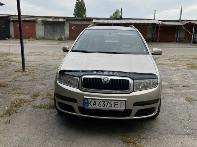 Шкода Фабия 2005 в Чернигове на Automoto.ua Бежевый Шкода Фабия, объемом двигателя 1.4 л и пробегом 245 тыс. км за 3900 $, фото 1 на Automoto.ua
