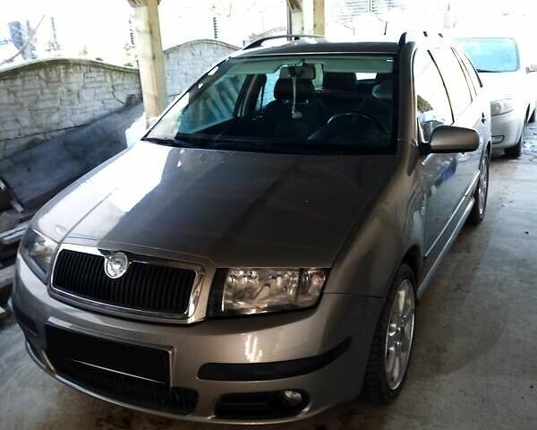 Бежевий Шкода Фабія, об'ємом двигуна 1.4 л та пробігом 256 тис. км за 4500 $, фото 1 на Automoto.ua