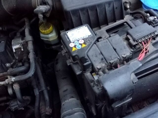 Бежевый Шкода Фабия, объемом двигателя 1.4 л и пробегом 208 тыс. км за 4250 $, фото 1 на Automoto.ua