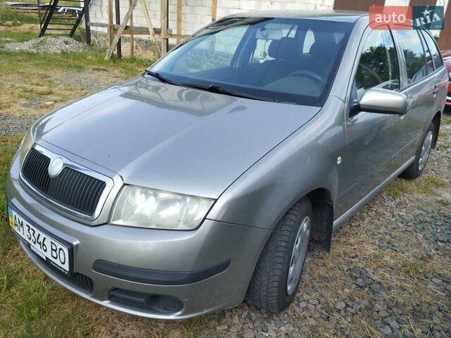 Бежевий Шкода Фабія, об'ємом двигуна 1.42 л та пробігом 300 тис. км за 4100 $, фото 1 на Automoto.ua