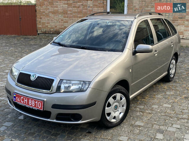 Бежевий Шкода Фабія, об'ємом двигуна 1.4 л та пробігом 218 тис. км за 5199 $, фото 1 на Automoto.ua