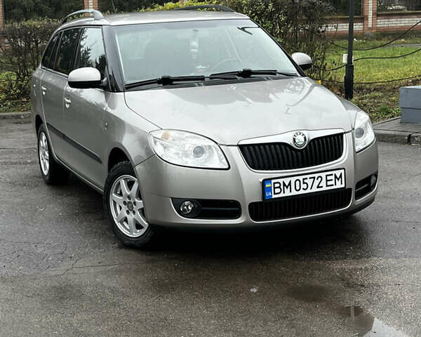 Бежевый Шкода Фабия, объемом двигателя 1.39 л и пробегом 139 тыс. км за 6300 $, фото 1 на Automoto.ua