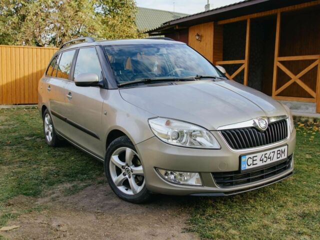 Бежевый Шкода Фабия, объемом двигателя 1.2 л и пробегом 323 тыс. км за 5000 $, фото 1 на Automoto.ua
