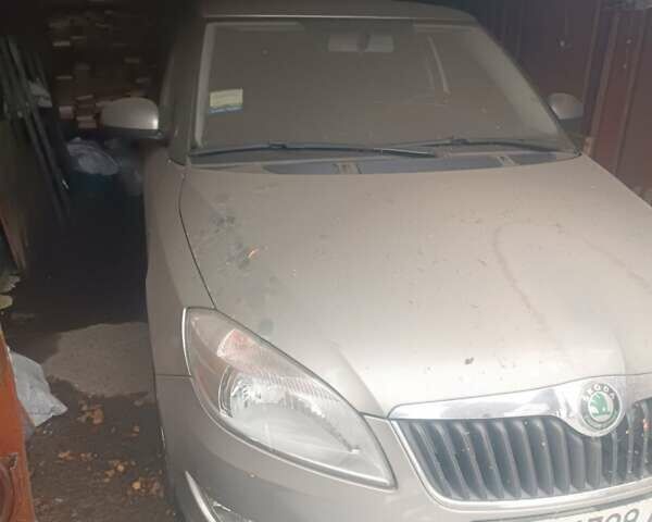 Бежевый Шкода Фабия, объемом двигателя 1.39 л и пробегом 31 тыс. км за 9500 $, фото 1 на Automoto.ua