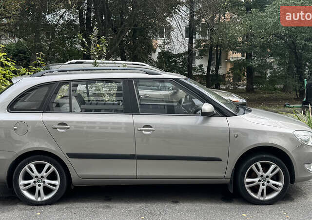 Бежевый Шкода Фабия, объемом двигателя 1.39 л и пробегом 190 тыс. км за 6800 $, фото 1 на Automoto.ua