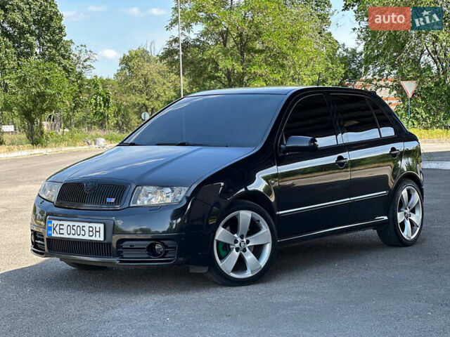 Черный Шкода Фабия, объемом двигателя 1.9 л и пробегом 265 тыс. км за 6599 $, фото 1 на Automoto.ua