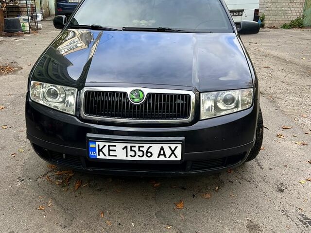 Черный Шкода Фабия, объемом двигателя 1.9 л и пробегом 290 тыс. км за 3300 $, фото 1 на Automoto.ua