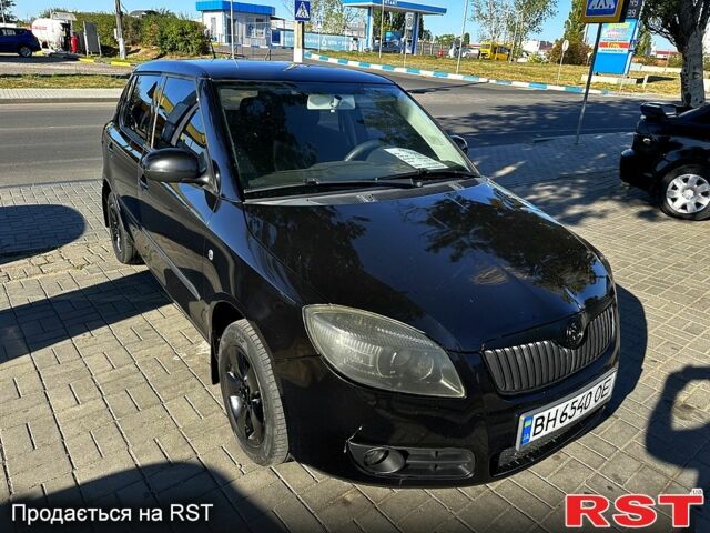 Черный Шкода Фабия, объемом двигателя 1.4 л и пробегом 0 тыс. км за 4400 $, фото 1 на Automoto.ua