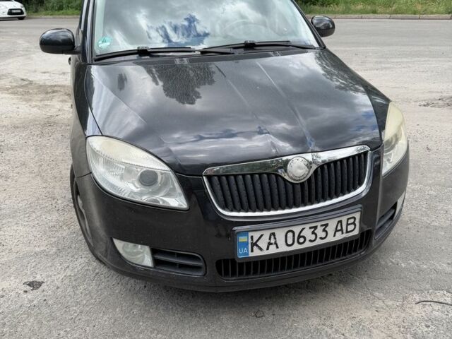 Черный Шкода Фабия, объемом двигателя 1.6 л и пробегом 250 тыс. км за 4000 $, фото 1 на Automoto.ua