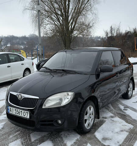 Черный Шкода Фабия, объемом двигателя 1.6 л и пробегом 268 тыс. км за 4800 $, фото 1 на Automoto.ua